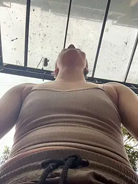 Lia  white online show from 16, 12, 2025