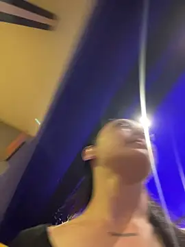 Lia  white online show from 12, 11, 2025