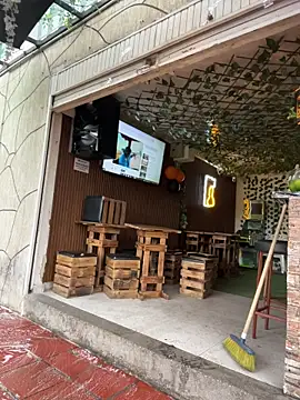 Lia  white online show from 9, 11, 2025