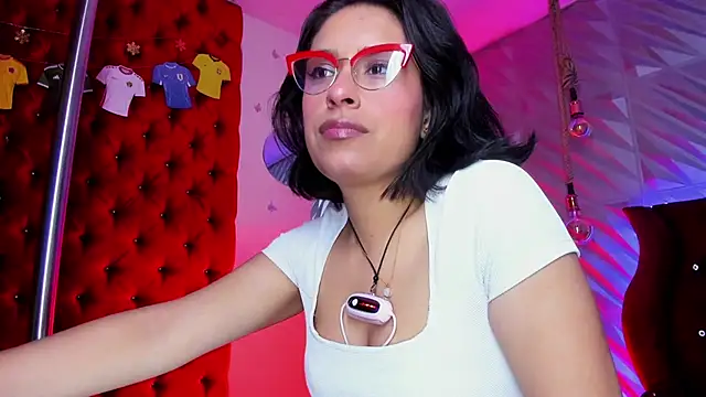 Roxanne Han online show from 18, 6, 2026