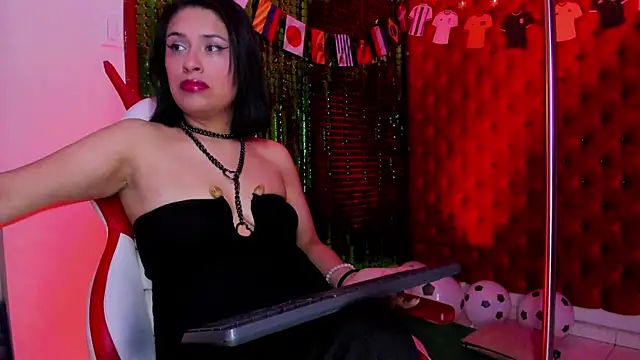 Roxanne Han online show from 15, 6, 2026