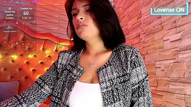 Roxanne Han online show from 7, 1, 2026