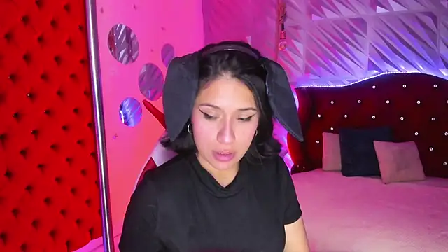 Roxanne Han online show from 17, 7, 2026