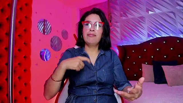 Roxanne Han online show from 11, 5, 2026
