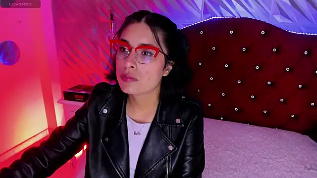 Roxanne Han online show from 24, 4, 2026