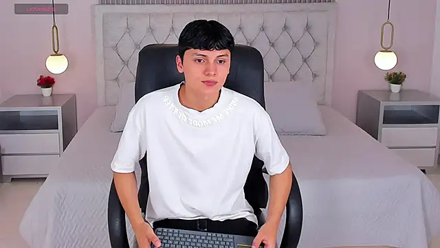 Maxii18  online show from 15, 12, 2025