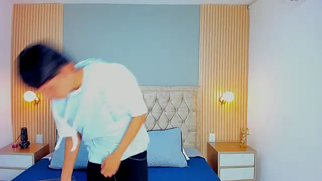 Maxii18  online show from 10, 1, 2026