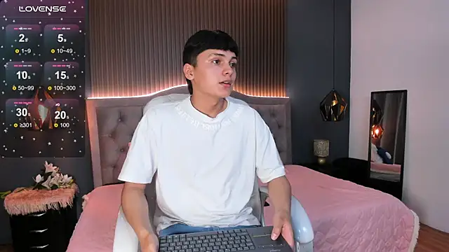 Maxii18  online show from 13, 11, 2025