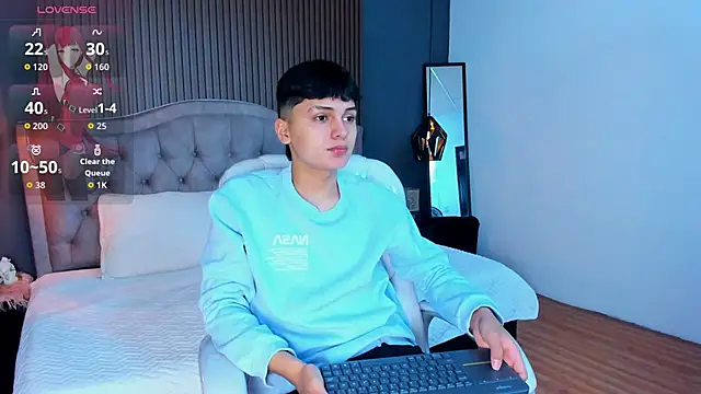 Maxii18  online show from 28, 10, 2025