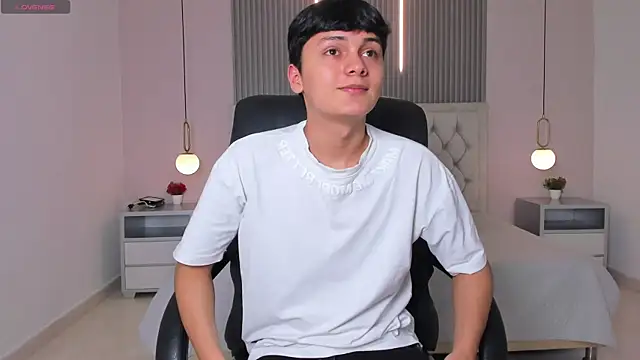 Maxii18  online show from 19, 12, 2025