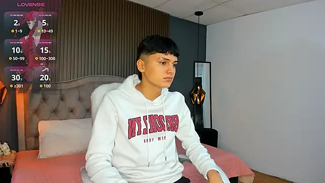 Maxii18  online show from 27, 10, 2025