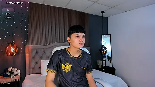 Maxii18  online show from 10, 11, 2025