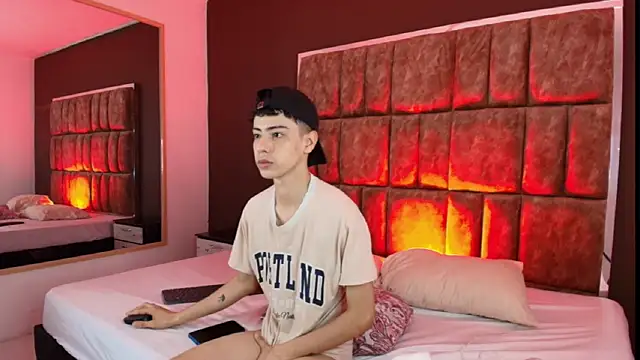 Sebastian Reed online show from 4, 11, 2025