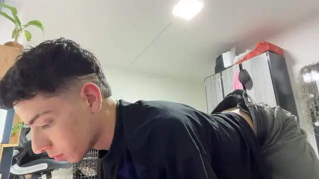 Sebastian Reed online show from 27, 2, 2026