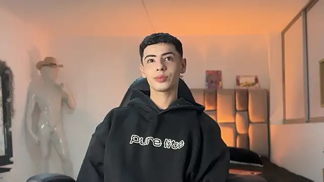 Sebastian Reed online show from 2, 3, 2026