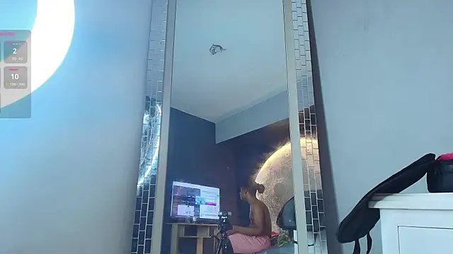 NaomiQueents online show from 14, 11, 2025