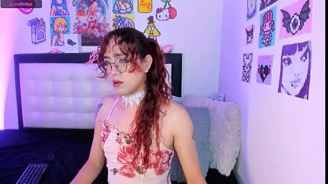 AdelineEsposito online show from 12, 4, 2026