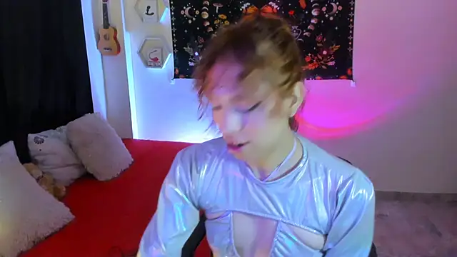 AdelineEsposito online show from 18, 11, 2025