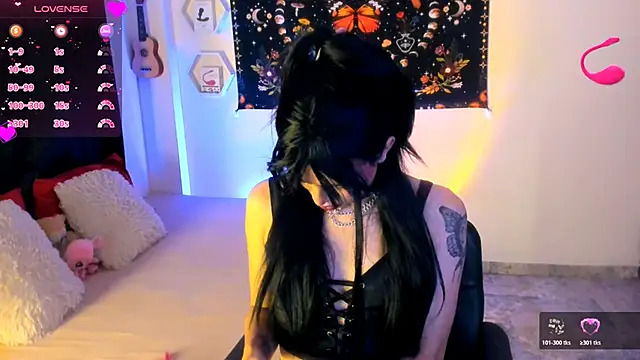 AdelineEsposito online show from 3, 11, 2025