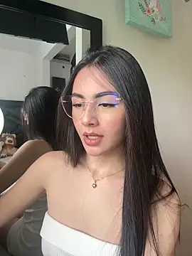 Snapshot of IslaCole chatting on 30, 10, 2025 IslaCole online show from 30, 10, 2025