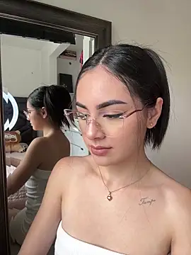 Snapshot of IslaCole chatting on 5, 1, 2026 IslaCole online show from 5, 1, 2026