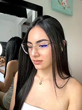 Snapshot of IslaCole chatting on 24, 11, 2025 IslaCole online show from 24, 11, 2025