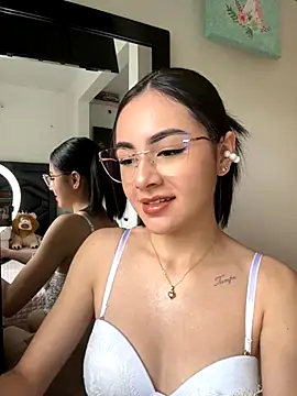 Snapshot of IslaCole chatting on 26, 10, 2025 IslaCole online show from 26, 10, 2025