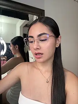 IslaCole online show from 9, 3, 2026