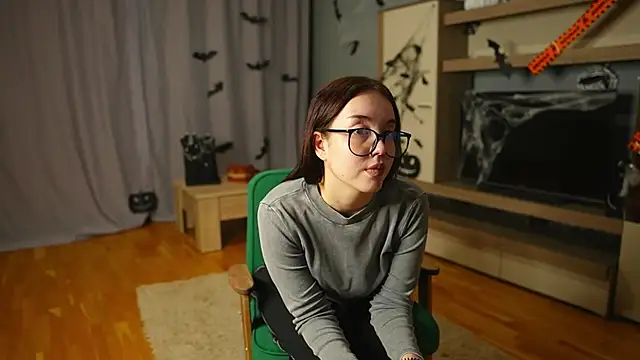 CharleenHosten online show from 2, 11, 2025