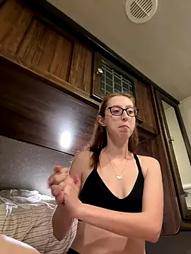 sweet-vixen online show from 8, 11, 2025