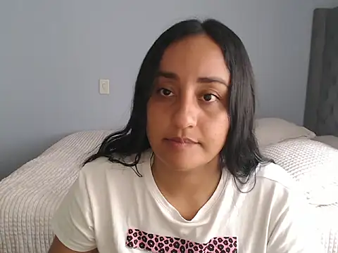 cute8smile online show from 6, 1, 2026