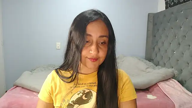 cute8smile online show from 3, 11, 2025