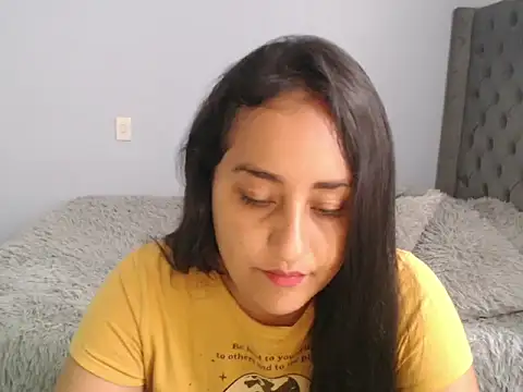 cute8smile online show from 4, 11, 2025