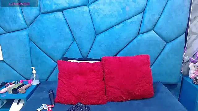 Snapshot of JulietaDiamond chatting on 1, 5, 2026 JulietaDiamond online show from 1, 5, 2026
