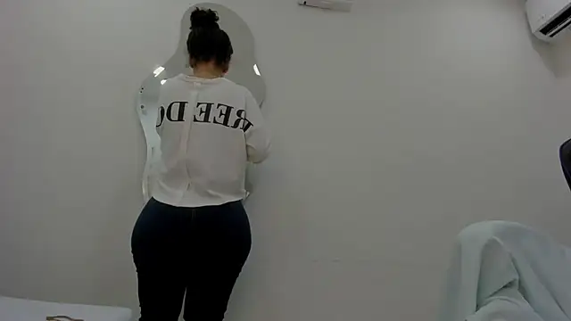 Snapshot of agata18_ chatting on 18, 7, 2026 agata18 online show from 18, 7, 2026
