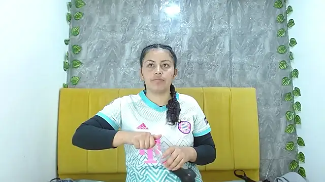 amara leoncm online show from 9, 11, 2025