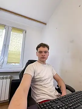 Snapshot of danielxfun chatting on 21, 12, 2025 danielxfun online show from 21, 12, 2025