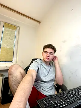 Snapshot of danielxfun chatting on 17, 12, 2025 danielxfun online show from 17, 12, 2025