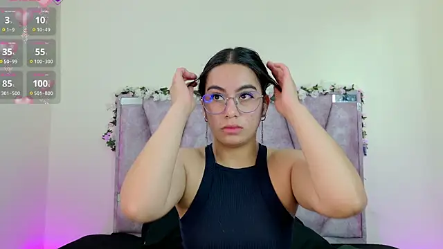 Iris mandarinne online show from 23, 11, 2025