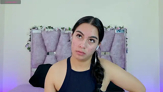 Iris mandarinne online show from 18, 11, 2025