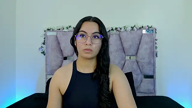 Iris mandarinne online show from 30, 10, 2025