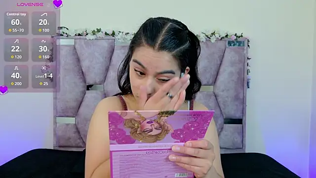 Iris mandarinne online show from 7, 11, 2025