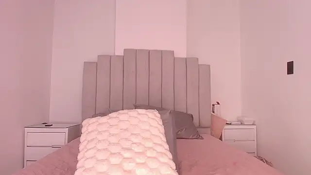 ellisrossi online show from 23, 2, 2026