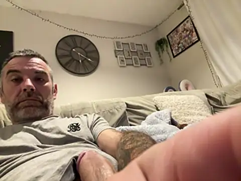 plymouthlad82 online show from 9, 1, 2026