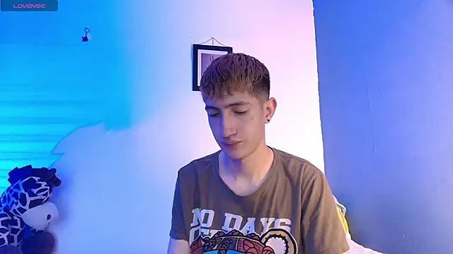 Snapshot of Erick_Taylor3 chatting on 24, 5, 2026 Erick Taylor3 online show from 24, 5, 2026