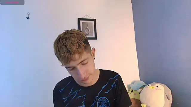 Snapshot of Erick_Taylor3 chatting on 14, 6, 2026 Erick Taylor3 online show from 14, 6, 2026