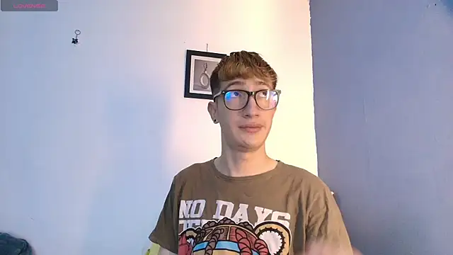 Snapshot of Erick_Taylor3 chatting on 4, 5, 2026 Erick Taylor3 online show from 4, 5, 2026