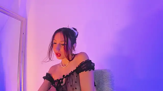 Snapshot of lily_ross1 chatting on 5, 11, 2025 lily ross1 online show from 5, 11, 2025