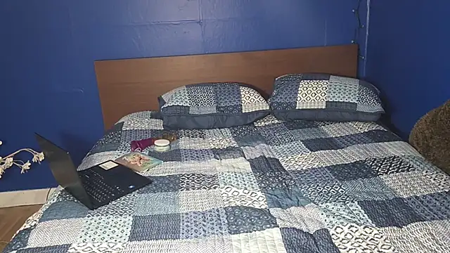 TsZoey13 online show from 4, 12, 2025