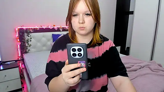 Lovly Vixen online show from 22, 11, 2025